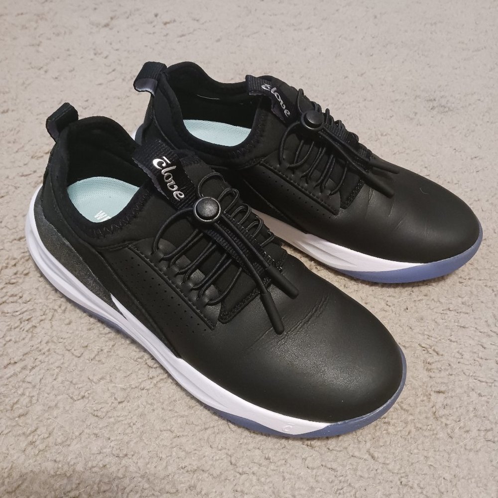 Black Clove Nursing Shoes 5.5 -In great condition!